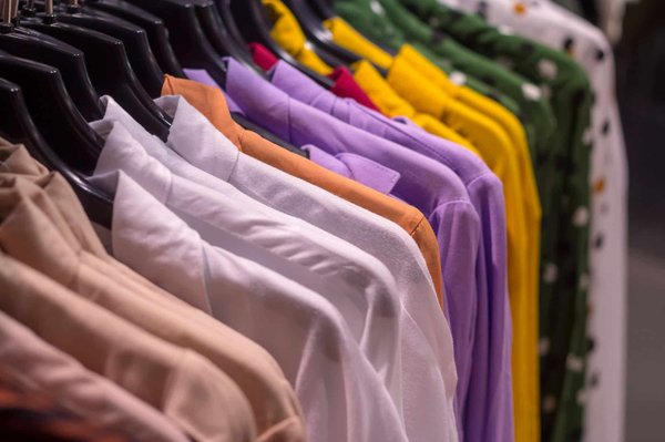 Comment choisir des textiles d'ameublement pour un intérieur à la fois chic et éco-responsable ?